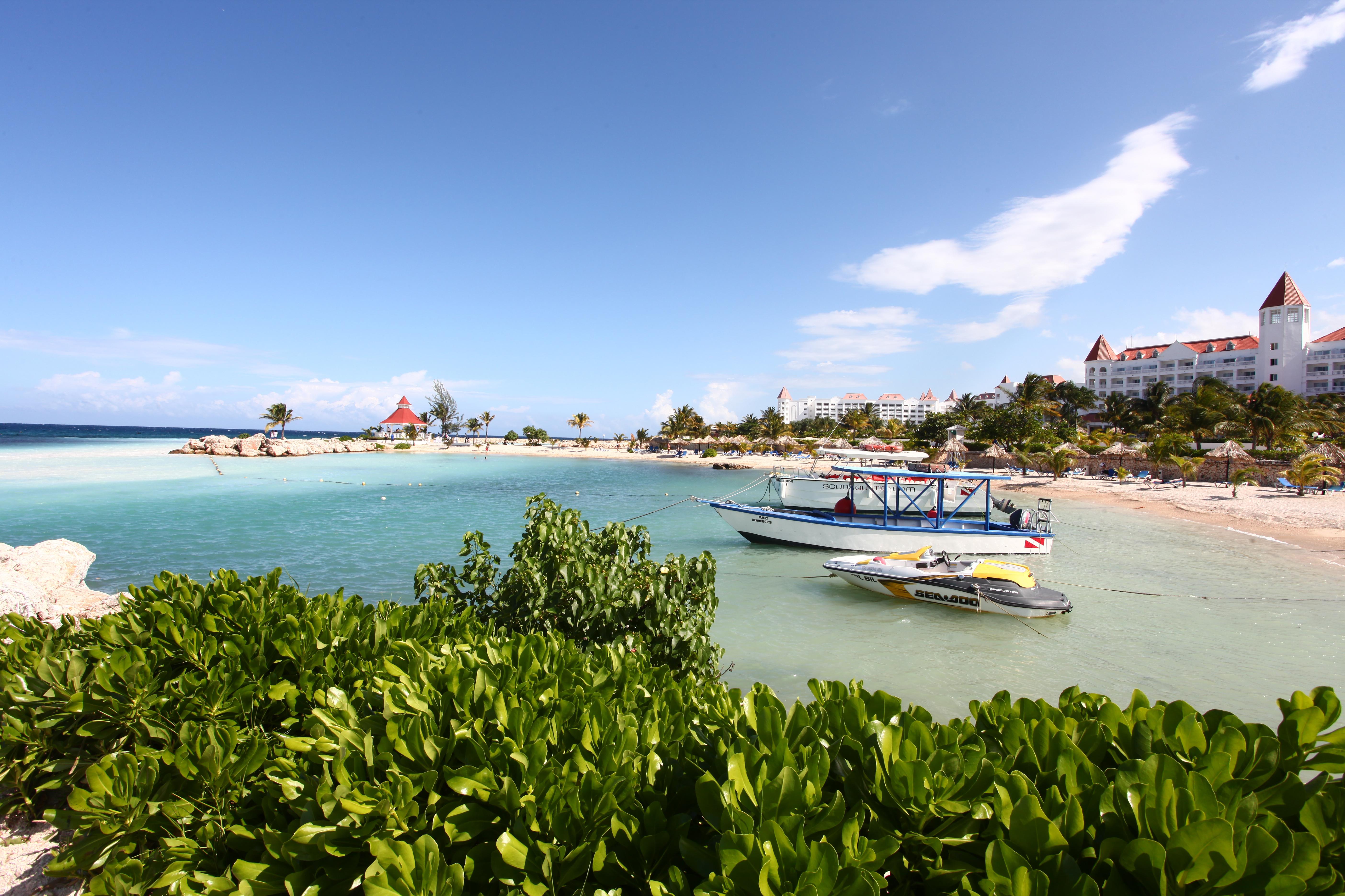 Hotel Bahia Principe Grand Jamaica (Adults Only) Runaway Bay Exterior foto View of the bay