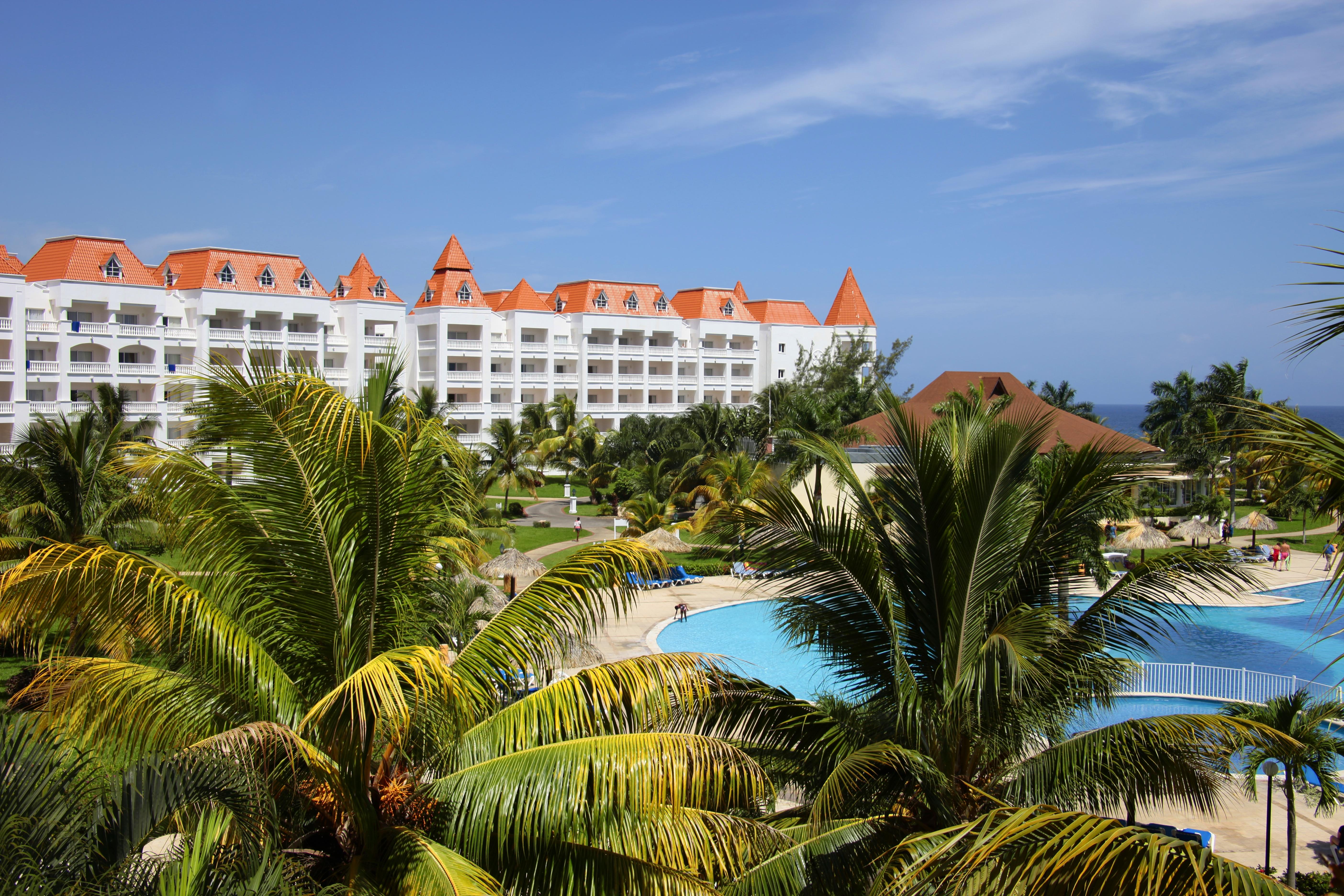 Hotel Bahia Principe Grand Jamaica (Adults Only) Runaway Bay Exterior foto The Royal at Atlantis