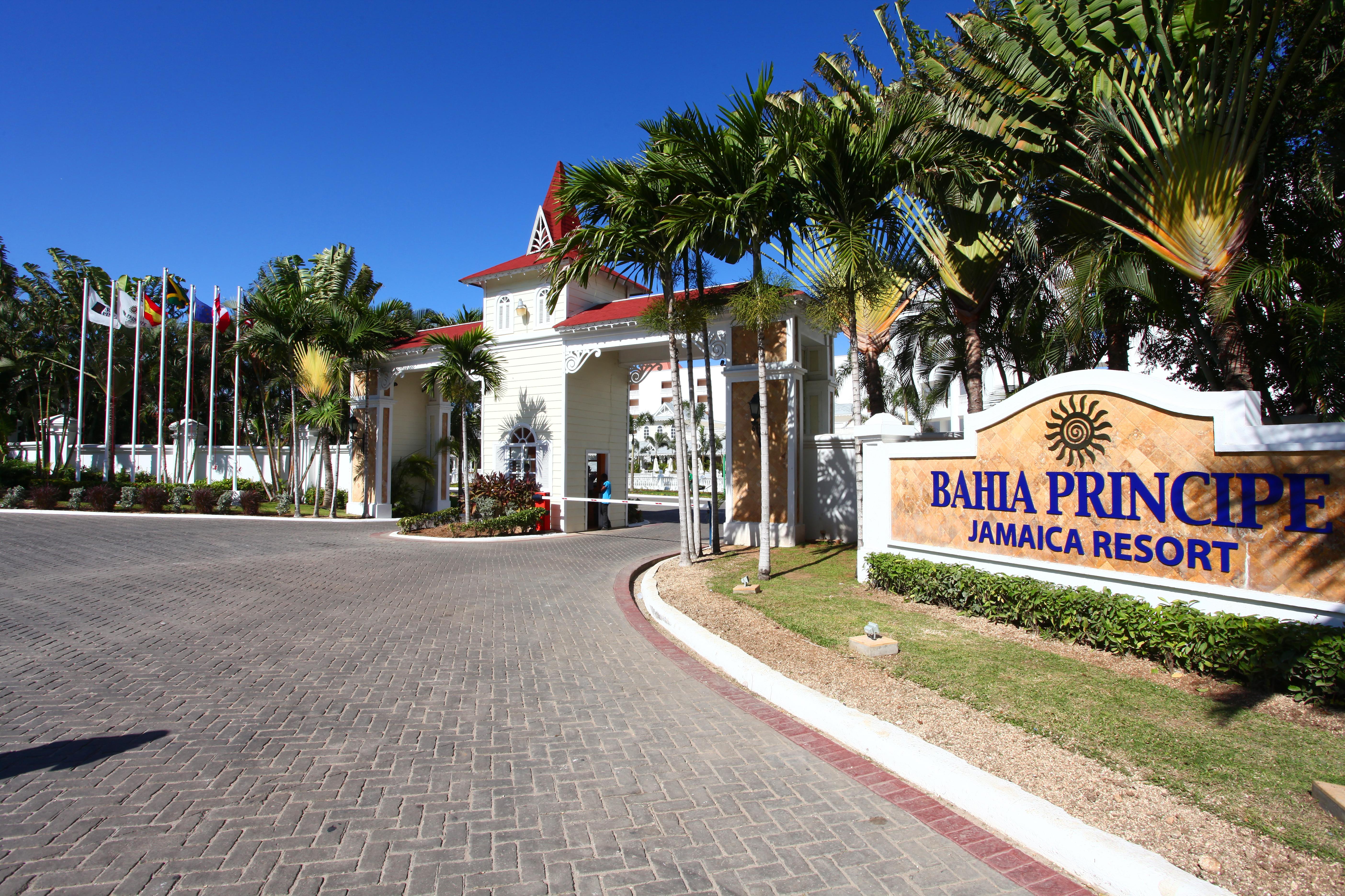 Hotel Bahia Principe Grand Jamaica (Adults Only) Runaway Bay Exterior foto Entrance to Bahia Principe Jamaica Resort